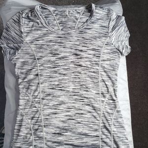 Reebok short sleeve work out shirt